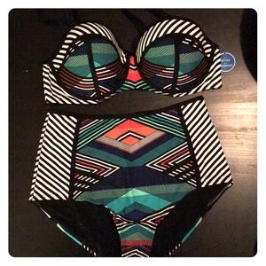 Plus-size Bikini with high-waist and moulded cup